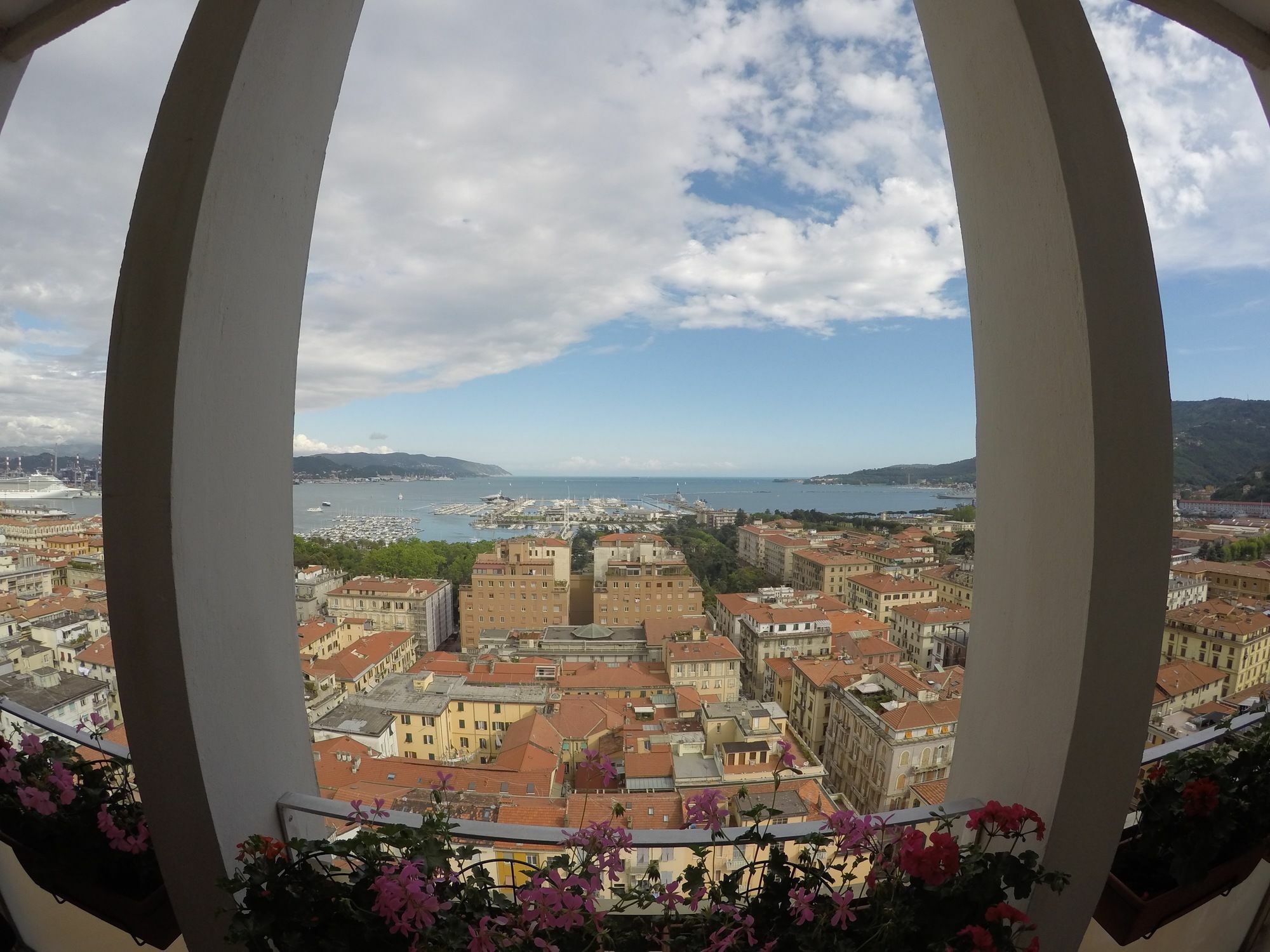Guesthouse Il Grattacielo Sul Golfo La Spezia Zewnętrze zdjęcie