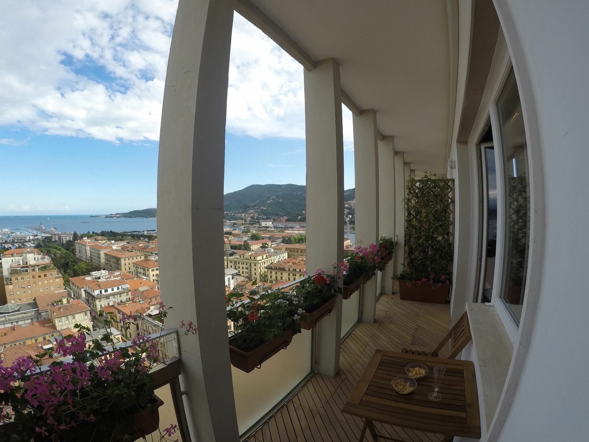 Guesthouse Il Grattacielo Sul Golfo La Spezia Zewnętrze zdjęcie